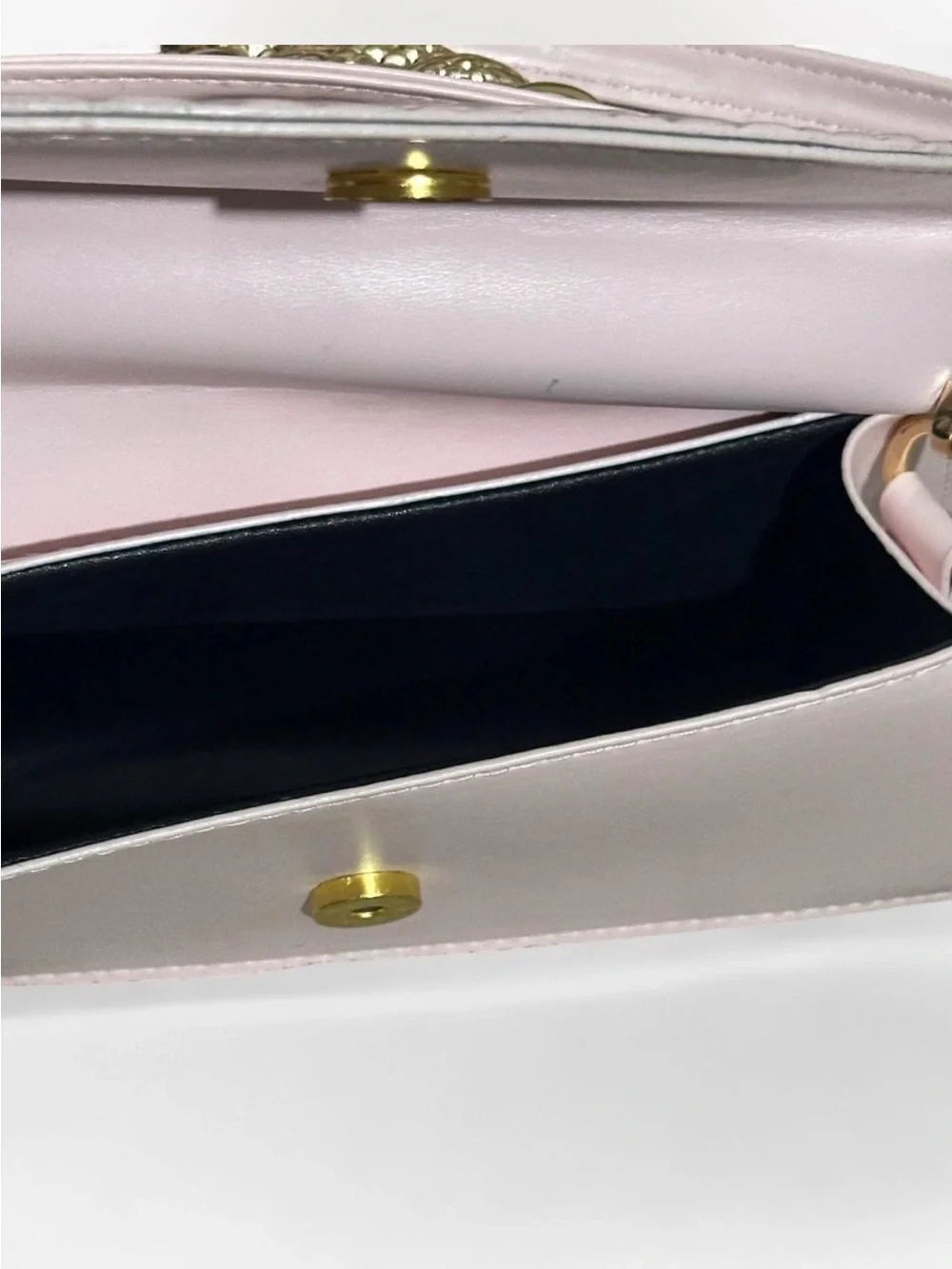 Elegant Pink Top-Handle Women’s Bag